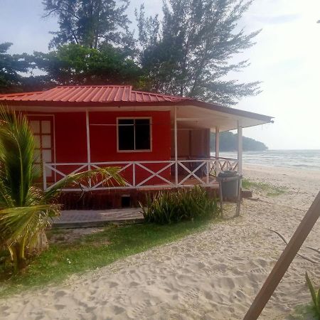 Tumombuvoi Homestay Tiga Papan Esterno foto